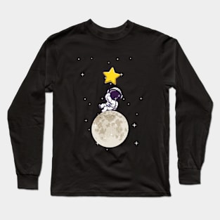 Lone Astronaut on the Moon Long Sleeve T-Shirt